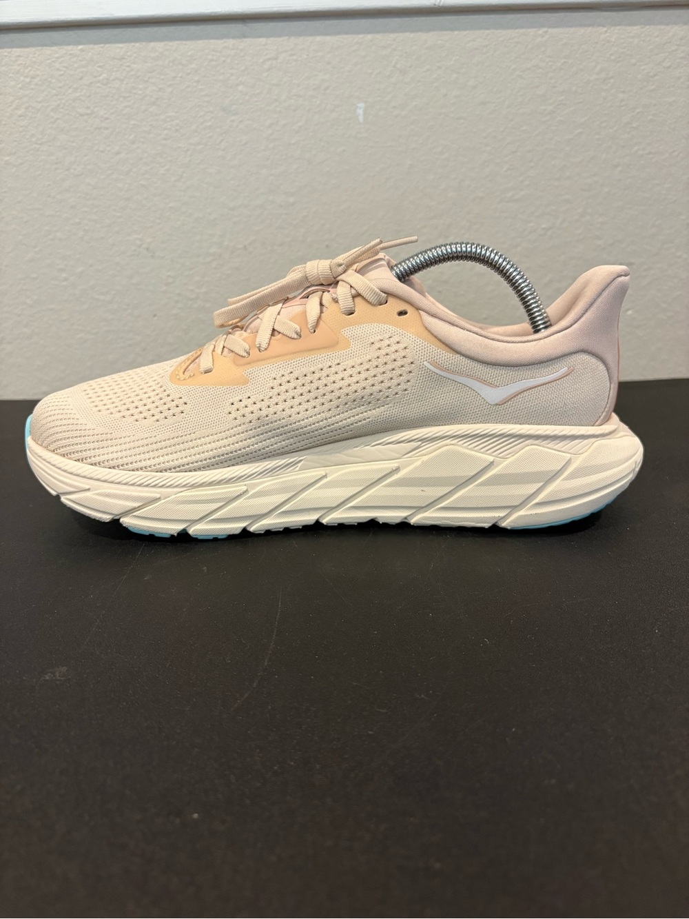 HOKA Arahi 7 Womens 10B 1147851 VRM Vanilla Cream Running Shoes Stability - Picture 4 of 9